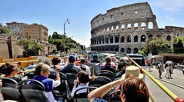 オープンバス乗り降り自由ローマツアー