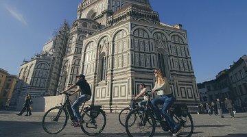 ジェラートとフィレンツェの丘陵地帯をE-Bikeで巡るパノラマツアー ❒ Italy Tickets