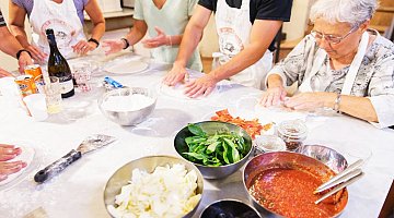 Pizza and ice cream cooking class in Tuscany ❒ Italy Tickets