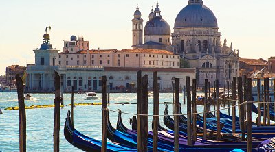 VIP SEMI PRIVATE Venice Walking Tour with Gondola Ride and Traditional Spritz ❒ Italy Tickets