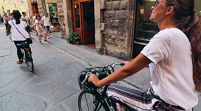 Bike tour through the streets of Florence (semi private tour) ❒ Italy Tickets