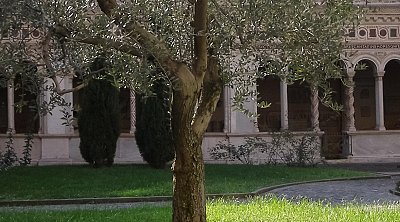 Cloister and the Basilica of Saint John ❒ Italy Tickets