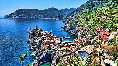 Private Cinque Terre Discovery With Seafood Lunch ❒ Italy Tickets