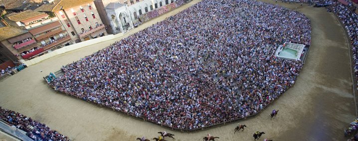 Palio Siena :: holiday in Tuscany