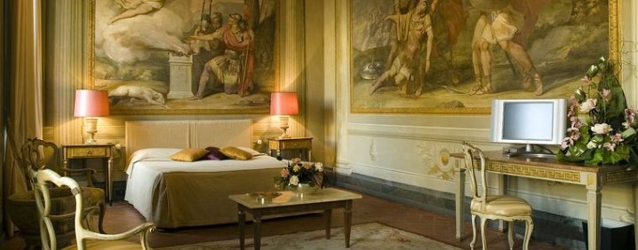Where to stay in Florence :: historic houses