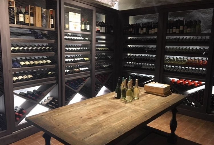 1530603667_WINE_ENTHUSIASTS_DINNER_at_a_BOUTIQUE_TUSCAN_WINERY_&_WINE_LAB
