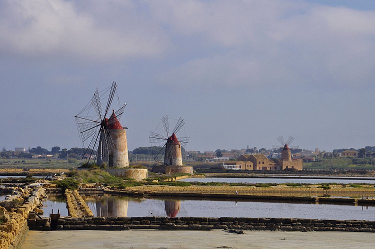 mill-g552eb8770_1280_qg4zjh?_a=BACAEuGT