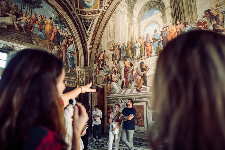 0048-Tour_Musei_Vaticani_vzh8kv?_a=BACAEuGT